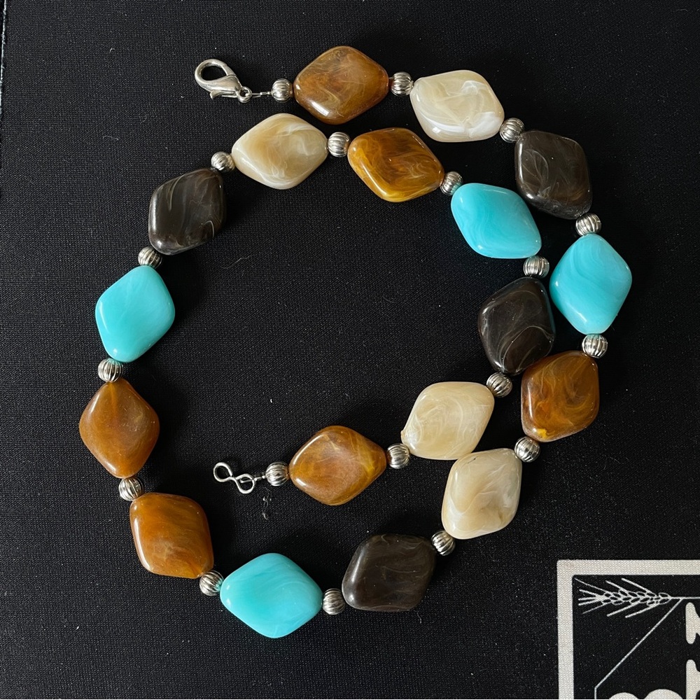 Elegant Multicolor Beaded Necklace